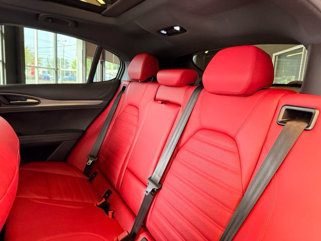 Used 2024 Alfa Romeo Stelvio Veloce AWD/4WD image 13