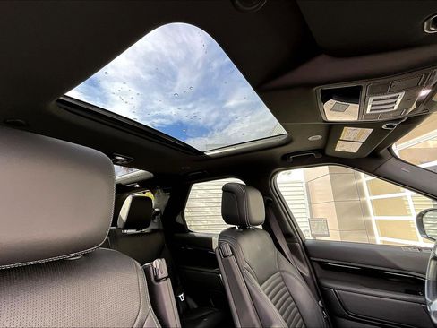 Used 2023 Land Rover Discovery S R-Dynamic image 22