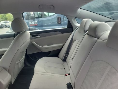 Used 2018 Hyundai Sonata SE FWD image 9