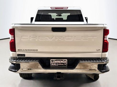 Used 2025 Chevrolet Silverado 2500 LT w/ Convenience Package AWD/4WD image 5