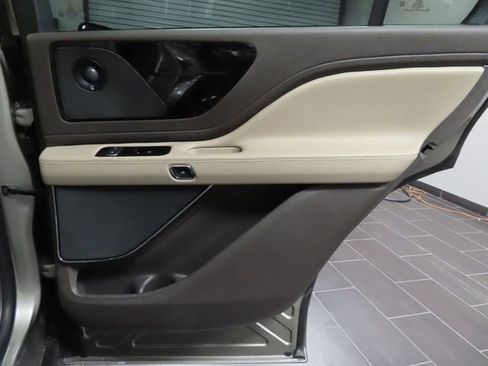 Used 2023 Lincoln Aviator Reserve image 13