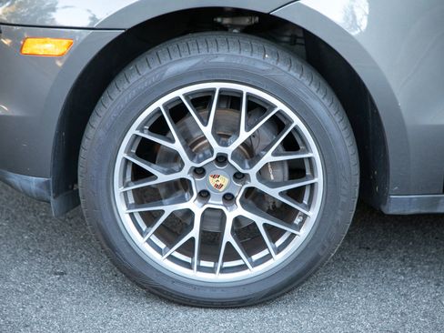 Used 2018 Porsche Macan Sport Edition image 11