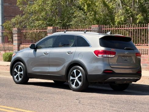 Used 2018 Kia Sorento EX FWD image 4