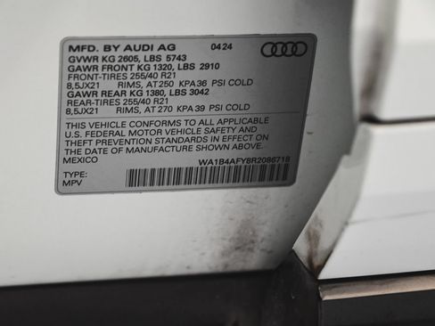 Used 2024 Audi SQ5 Premium Plus w/ Premium Plus Package AWD/4WD image 18