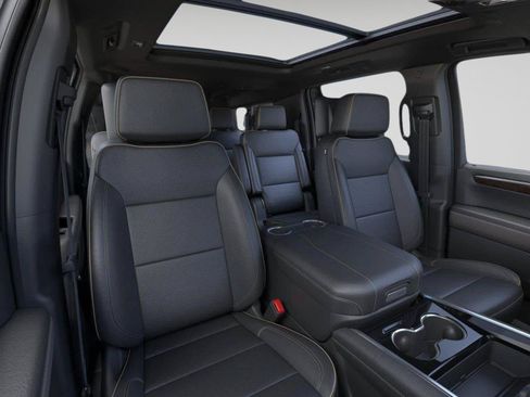 New 2026 Chevrolet Suburban Premier AWD/4WD image 4