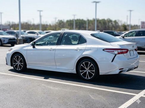 Used 2021 Toyota Camry SE w/ Carpet Mat Package (TMS) FWD image 5
