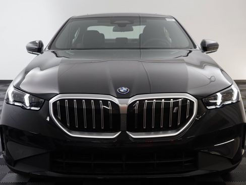 New 2025 BMW i5 xDrive40 w/ Premium Package image 23