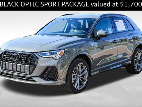 Used 2023 Audi Q3 2.0T Premium w/ Black Optic Sport Package image 3