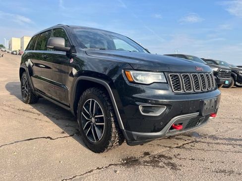 Used 2017 Jeep Grand Cherokee Trailhawk w/ Trailhawk Luxury Group AWD/4WD image 7