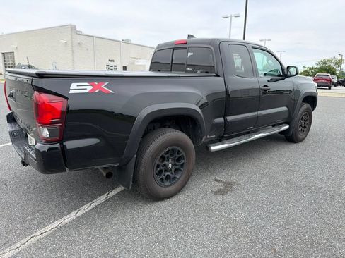 Used 2021 Toyota Tacoma SR w/ SX Package AWD/4WD image 5