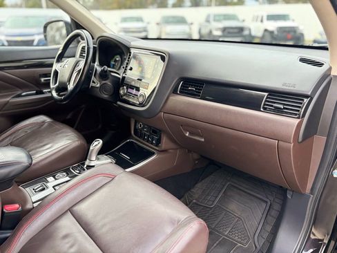 Used 2018 Mitsubishi Outlander GT image 13