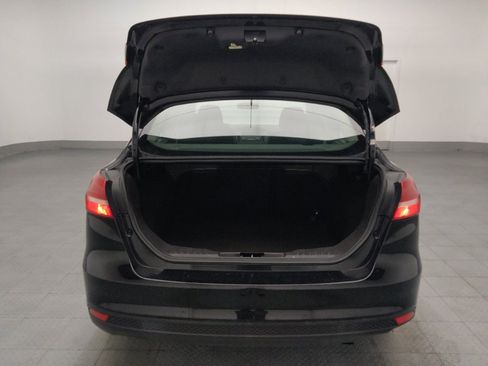 Used 2018 Ford Focus SE FWD image 29