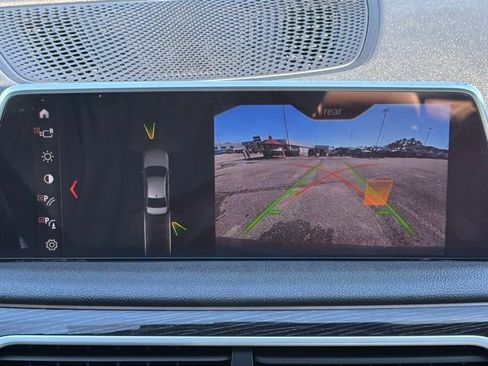 Used 2019 BMW 750i image 29
