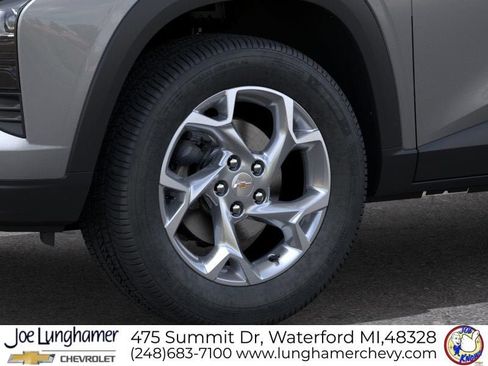 New 2026 Chevrolet Trax LS w/ LS Convenience Package FWD image 9