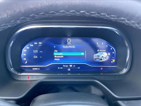 Used 2023 Chevrolet Tahoe Z71 w/ Luxury Package image 25