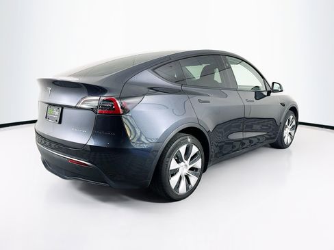 Used 2024 Tesla Model Y Long Range image 9