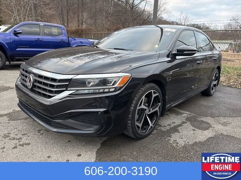 Used 2021 Volkswagen Passat 2.0T R-Line image 2