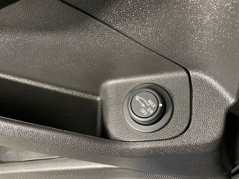 Used 2022 GMC Terrain SLT image 31