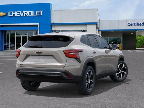 New 2026 Chevrolet Trax RS w/ Sunroof Package FWD image 4