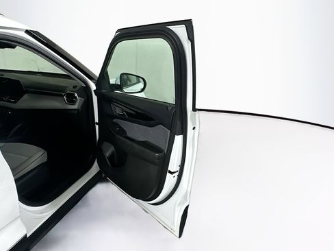 Used 2025 Chevrolet TrailBlazer LT FWD image 29