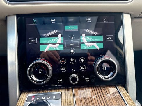 Used 2019 Land Rover Range Rover HSE image 17