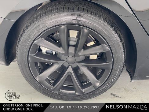 Used 2023 Tesla Model 3 Standard Range image 11