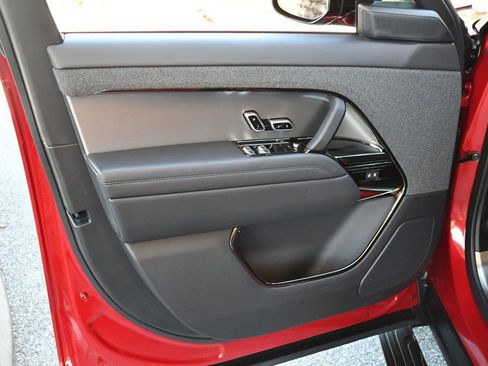 Used 2024 Land Rover Range Rover Sport Dynamic SE image 37