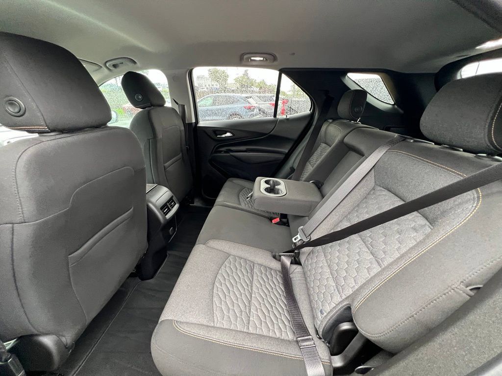 Used 2018 Chevrolet Equinox LT FWD image 23