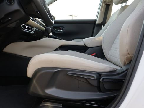 Certified 2024 Honda HR-V LX image 29