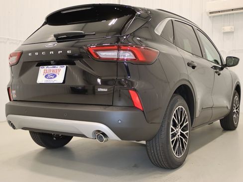 Certified 2024 Ford Escape SE image 43