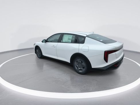 New 2025 Kia K4 LX image 6