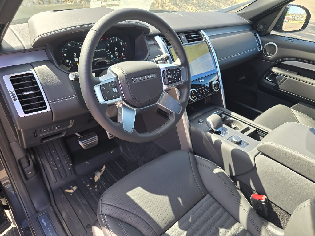New 2026 Land Rover Discovery Limited Edition AWD/4WD image 20