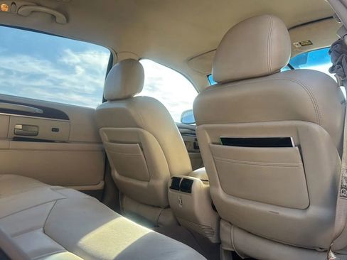 Used 2004 Lincoln Town Car Ultimate L image 14