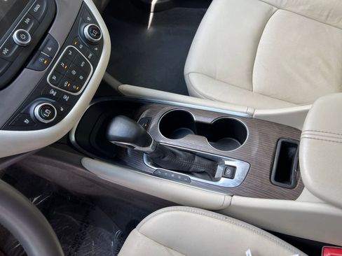 Used 2024 Chevrolet Malibu LT image 35