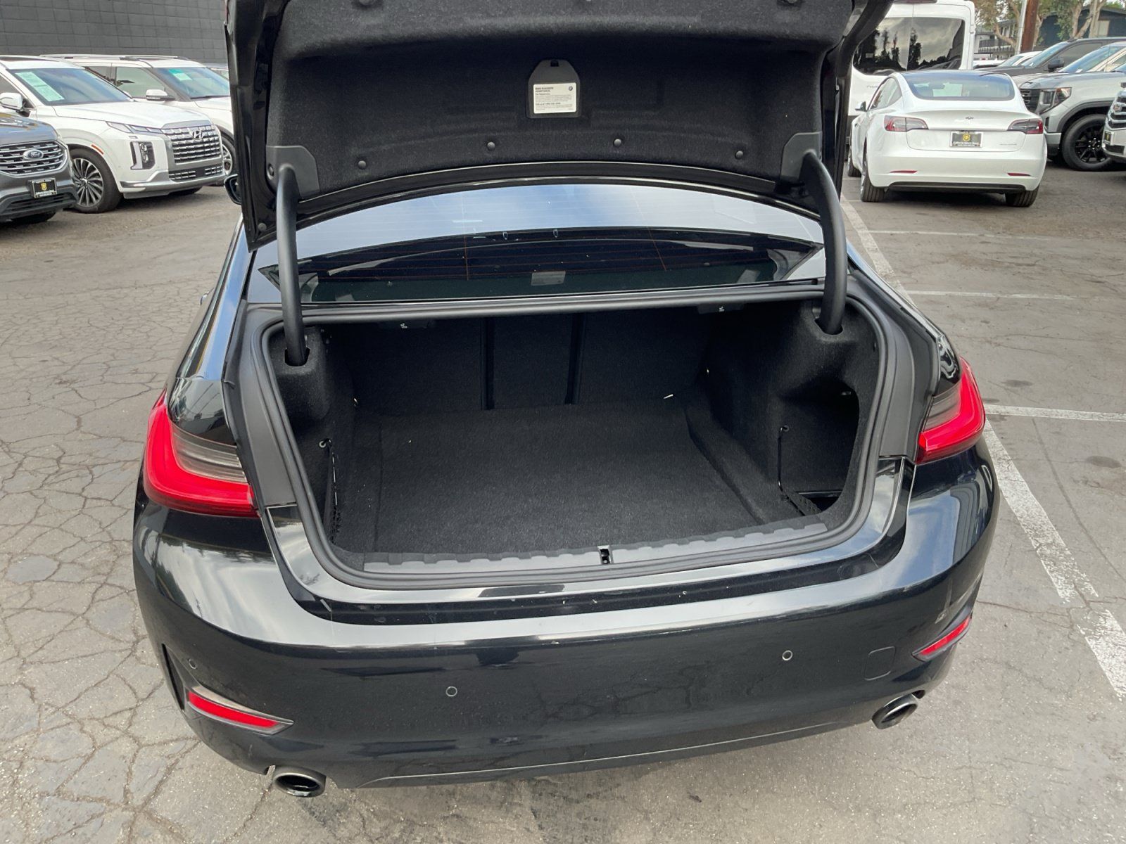 Used 2021 BMW 330i Sedan w/ Driving Assistance Package RWD image 22