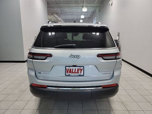 Used 2022 Jeep Grand Cherokee L Limited image 15