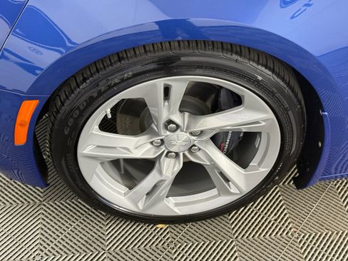 Used 2022 Chevrolet Camaro LT w/ RS Package image 11