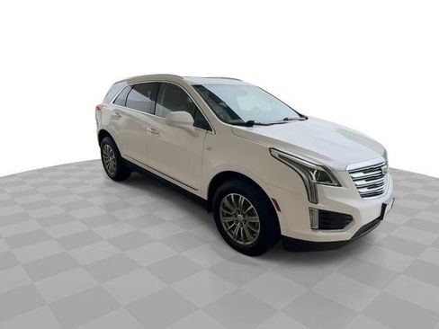 Certified 2019 Cadillac XT5 Luxury FWD image 2