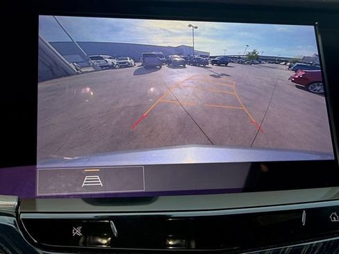 Used 2024 Cadillac XT6 Premium Luxury FWD image 9