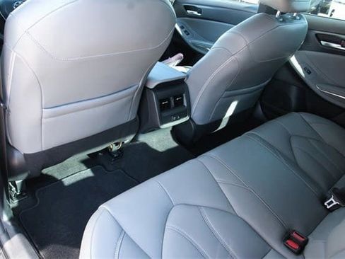 Used 2022 Toyota Avalon XLE image 26