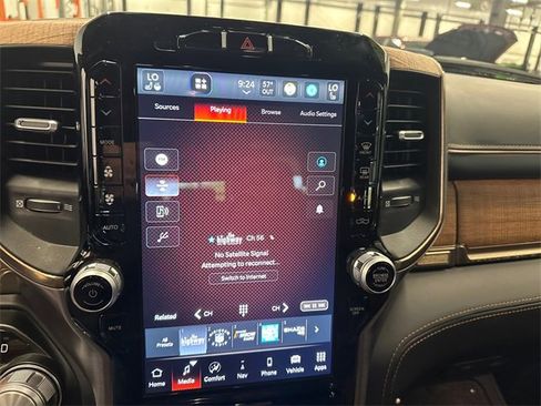 Used 2023 RAM 1500 Limited image 33