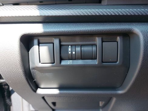 Used 2025 Subaru Crosstrek 2.0i Premium image 24