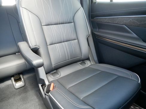 Certified 2025 Buick Enclave Avenir w/ Super Cruise Package AWD/4WD image 14
