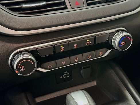 Used 2024 Nissan Altima 2.5 S image 23