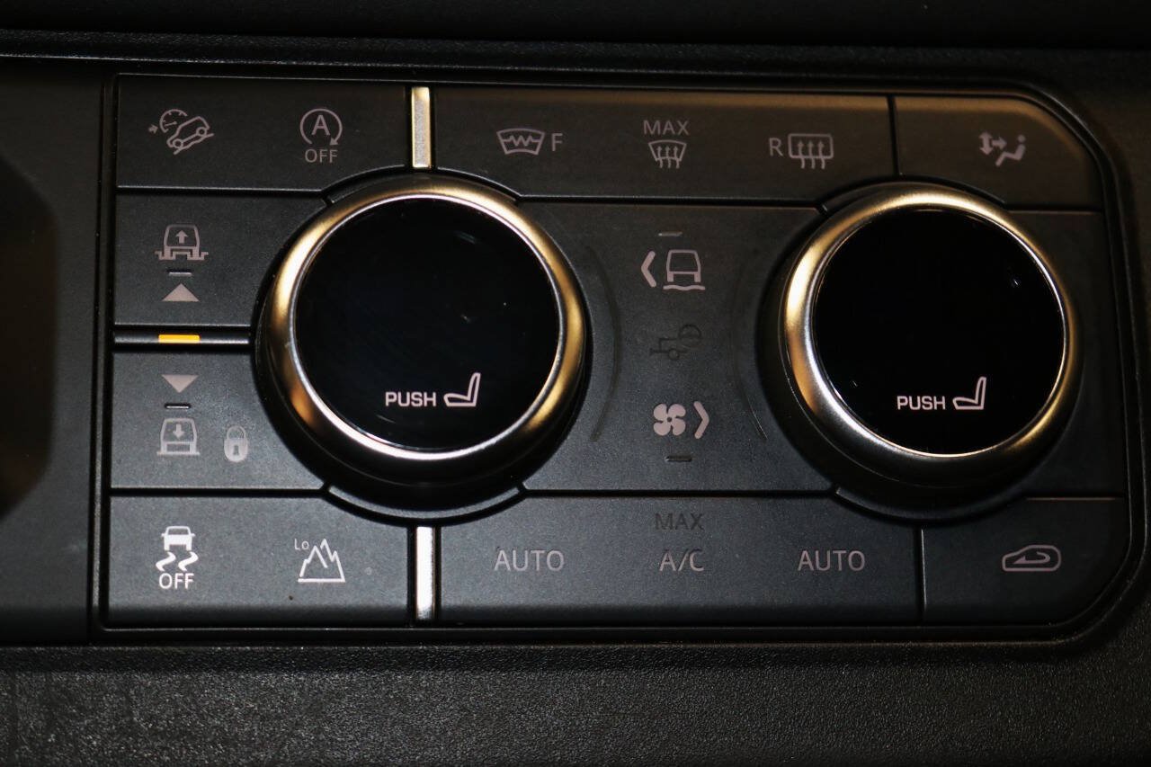 Used 2024 Land Rover Defender 110 S AWD/4WD image 64