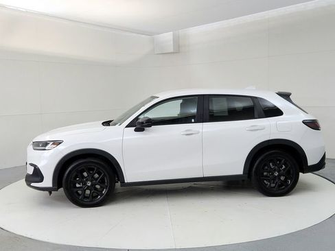 Used 2025 Honda HR-V Sport image 3