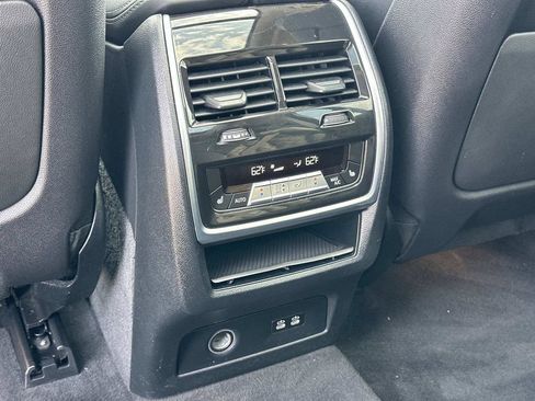 Used 2023 BMW X7 xDrive40i w/ Climate Comfort Package AWD/4WD image 30