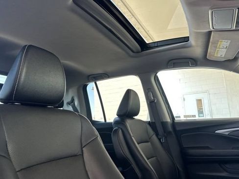 Used 2023 Honda Ridgeline RTL image 12
