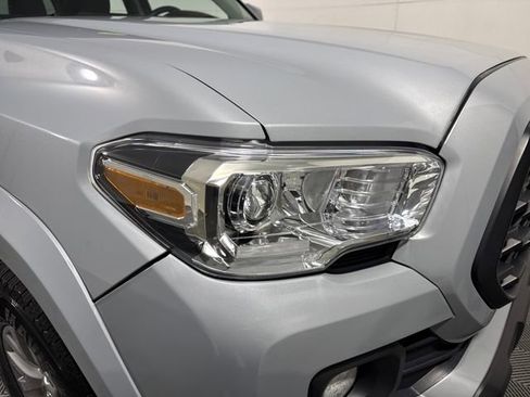 Used 2019 Toyota Tacoma SR5 image 12