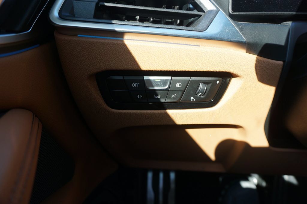 Used 2024 BMW M440i Convertible RWD image 5